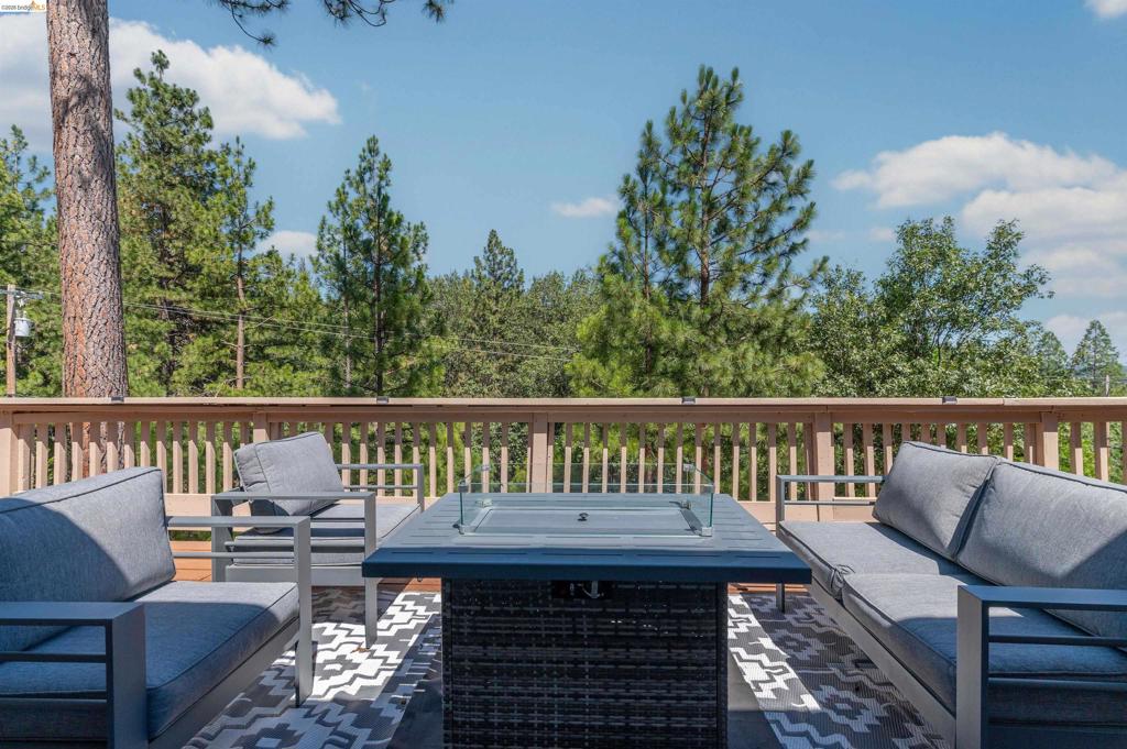 23984 Oxbow Ln South, Sonora, CA 95370-0000