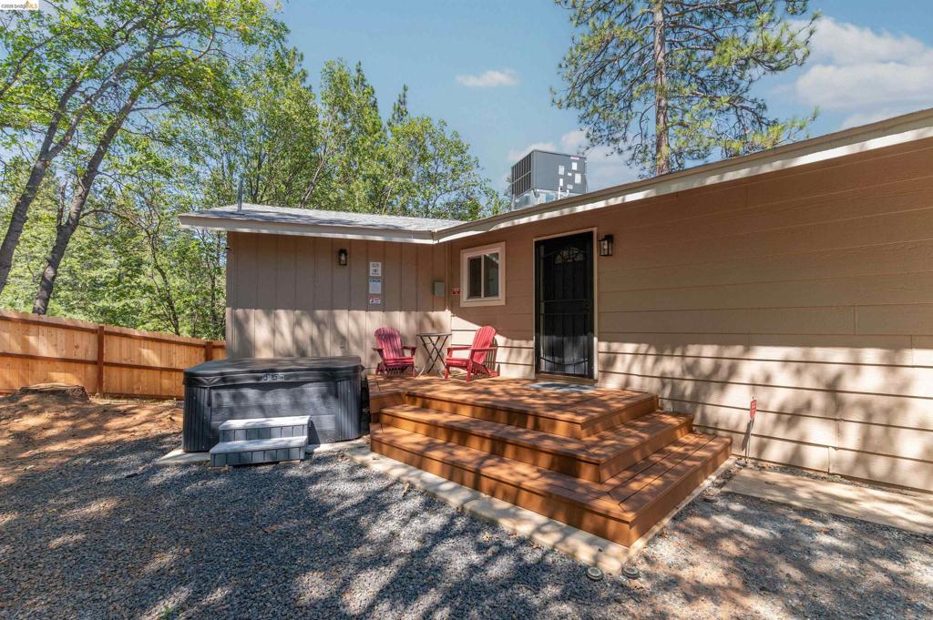 23984 Oxbow Ln South, Sonora, CA 95370-0000
