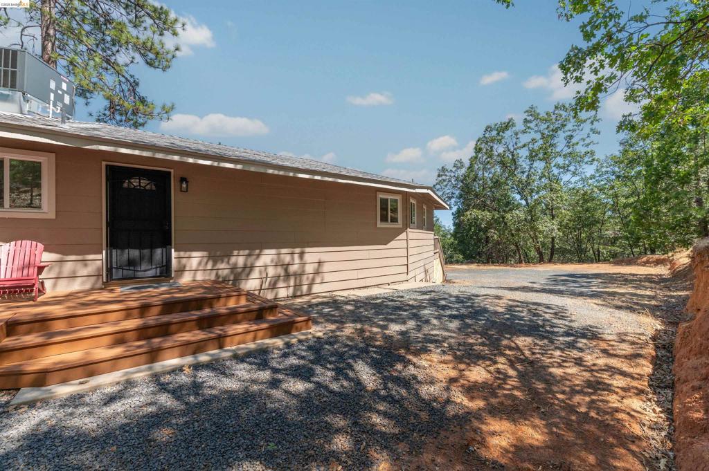 23984 Oxbow Ln South, Sonora, CA 95370-0000