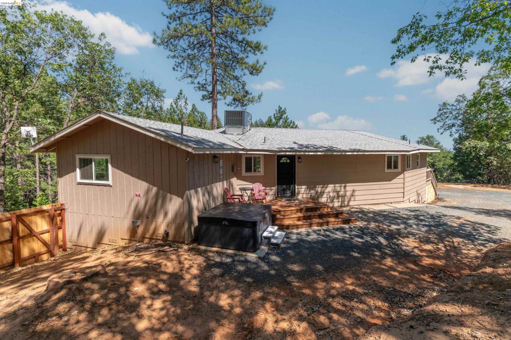 23984 Oxbow Ln South, Sonora, CA 95370-0000