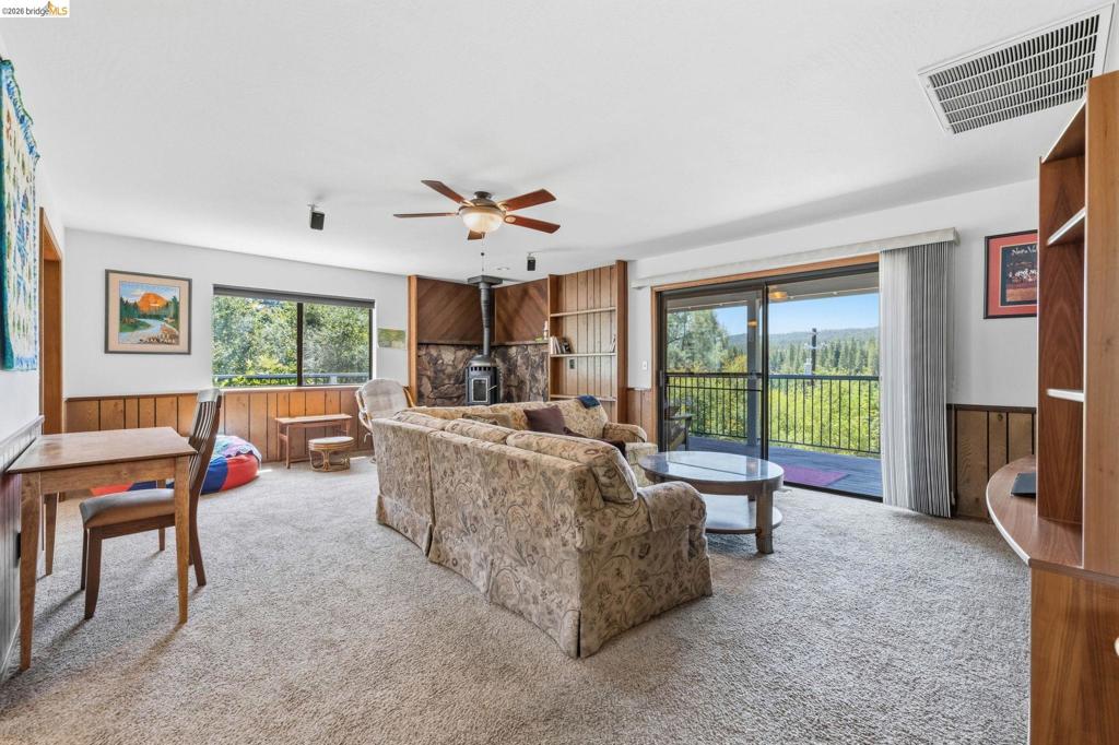 12701 Cresthaven Dr, Groveland, CA 95321