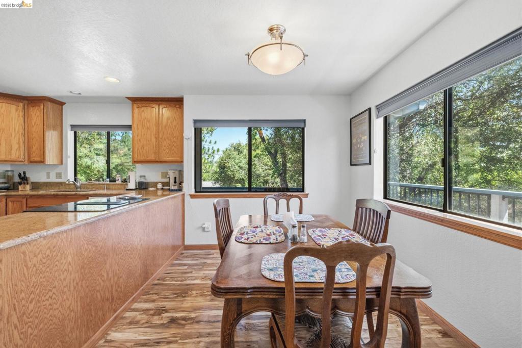 12701 Cresthaven Dr, Groveland, CA 95321