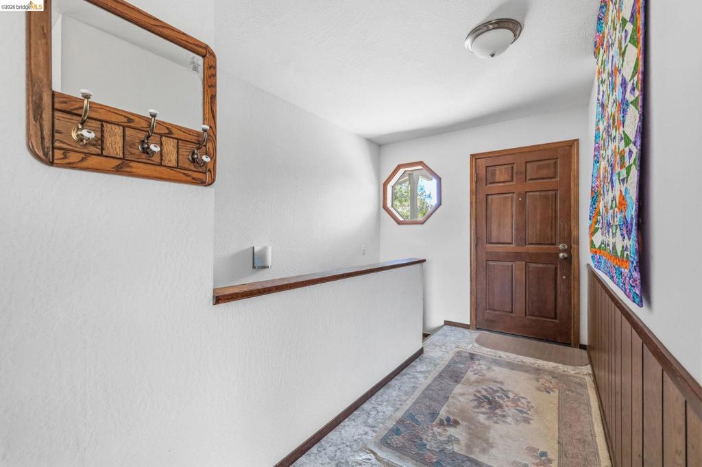12701 Cresthaven Dr, Groveland, CA 95321