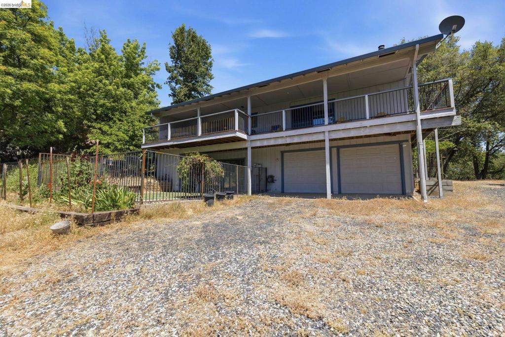 12701 Cresthaven Dr, Groveland, CA 95321