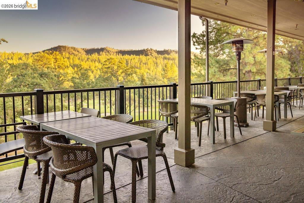 12701 Cresthaven Dr, Groveland, CA 95321