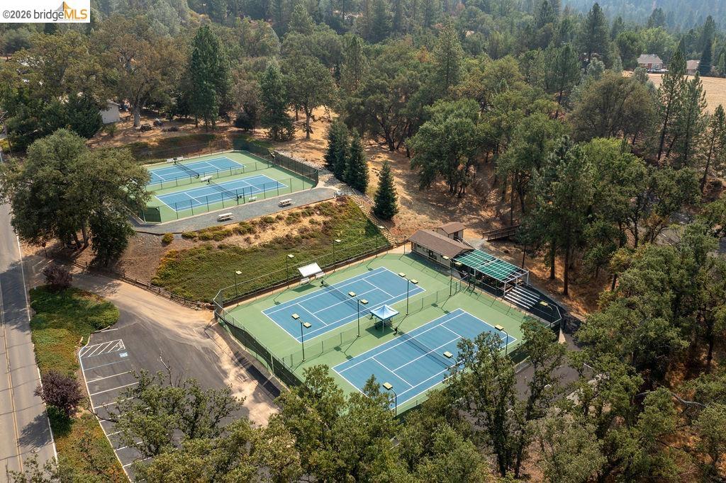 12701 Cresthaven Dr, Groveland, CA 95321