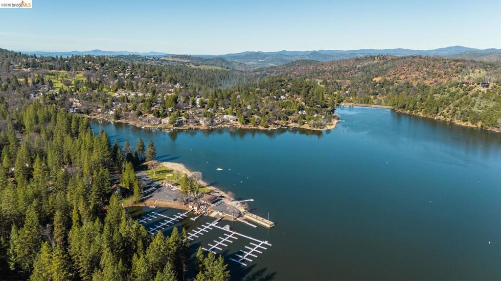 12701 Cresthaven Dr, Groveland, CA 95321