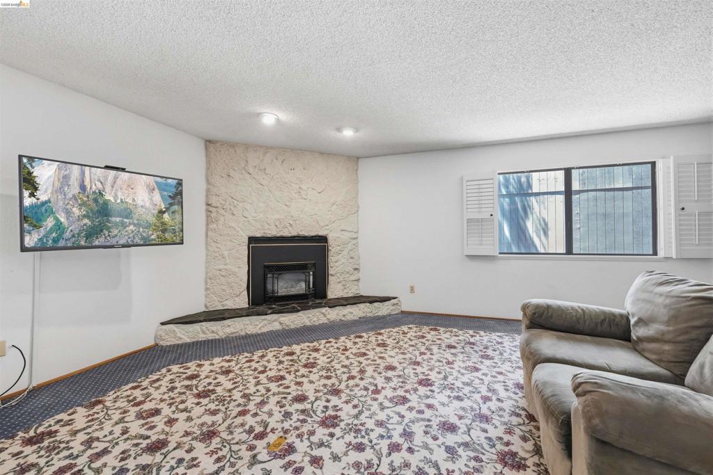 21478 Paseo De Los Portales, Sonora, CA 95370