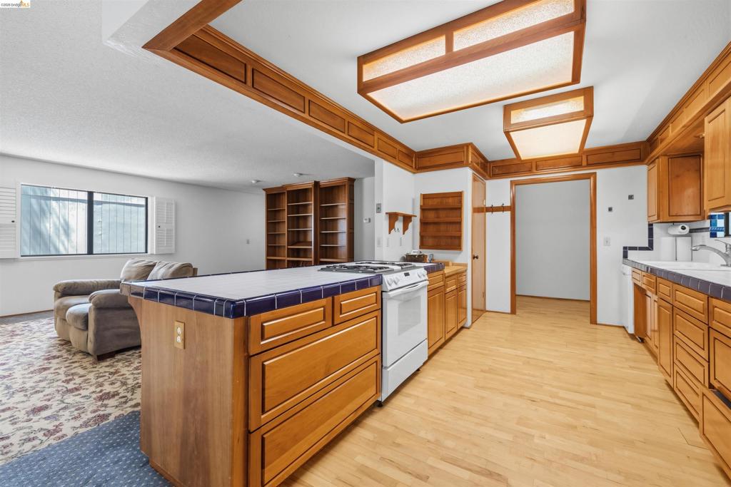 21478 Paseo De Los Portales, Sonora, CA 95370