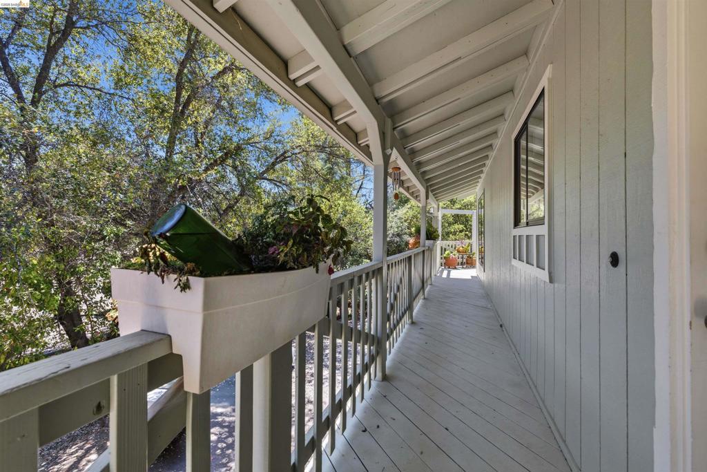 21478 Paseo De Los Portales, Sonora, CA 95370
