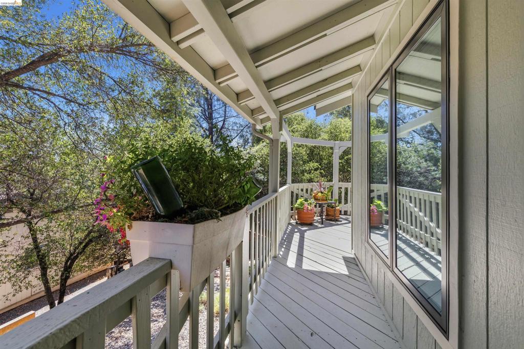 21478 Paseo De Los Portales, Sonora, CA 95370