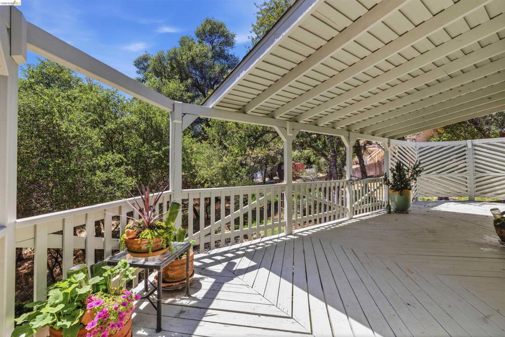 21478 Paseo De Los Portales, Sonora, CA 95370