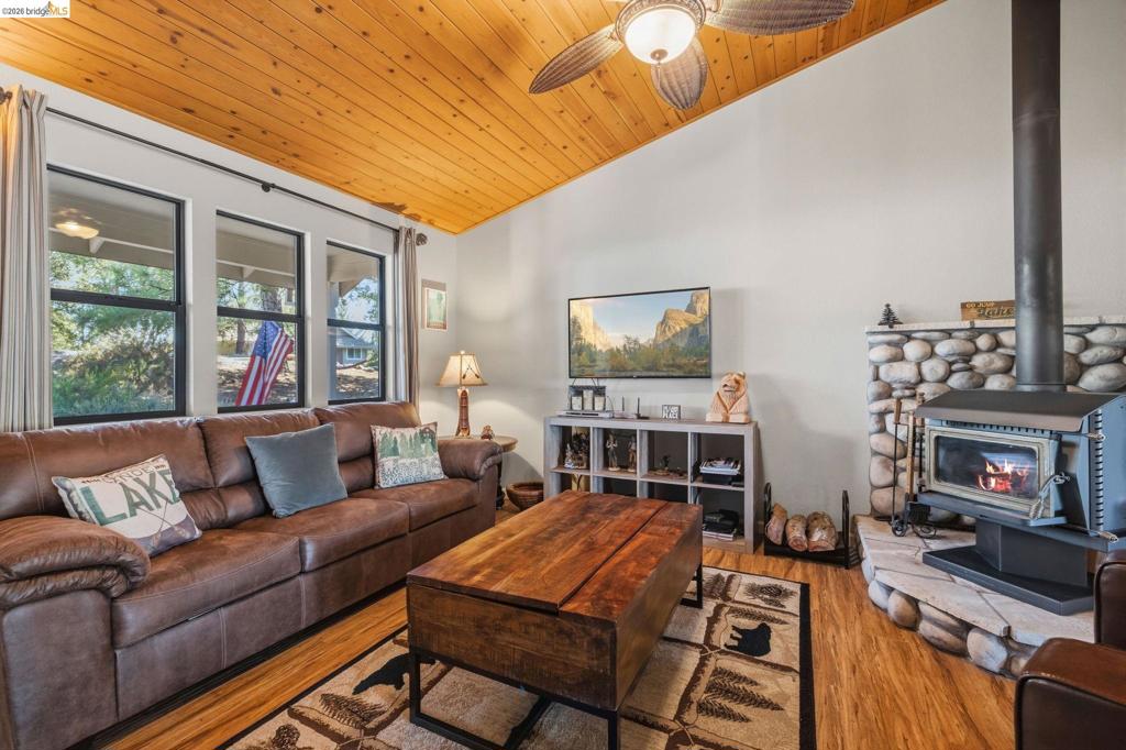 12312 Tower Peak Ct., Groveland, CA 95321
