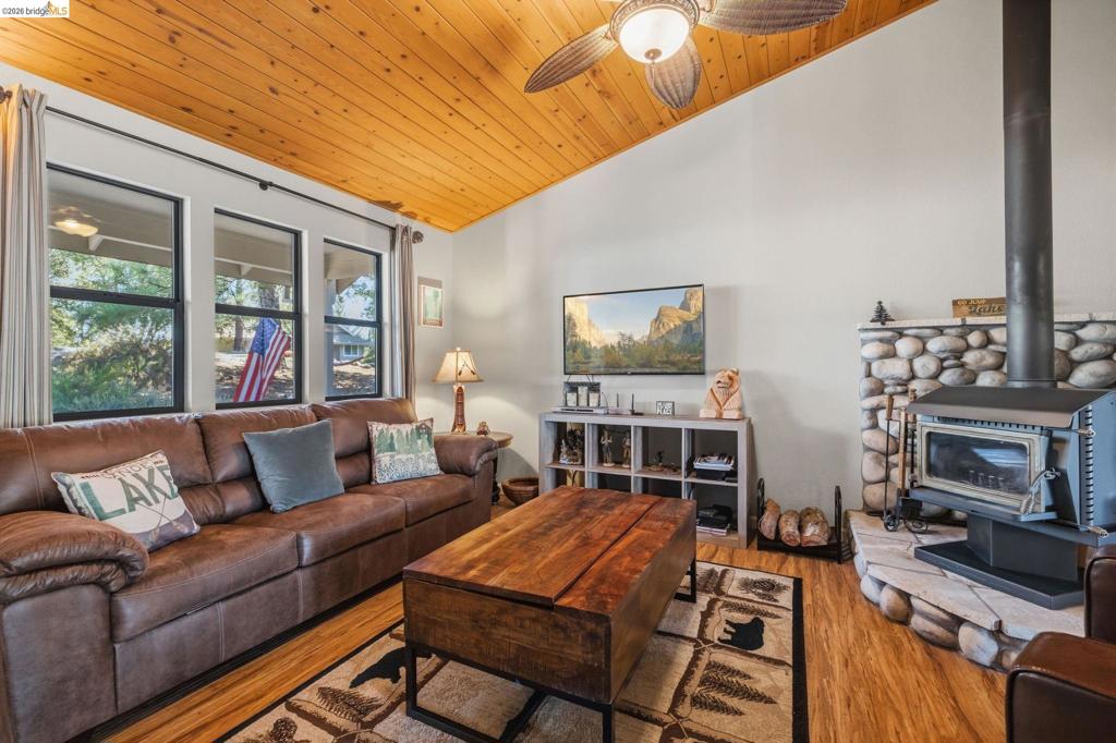 12312 Tower Peak Ct., Groveland, CA 95321
