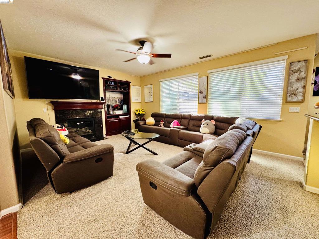 9332 Jacks Pl, Patterson, CA 95363