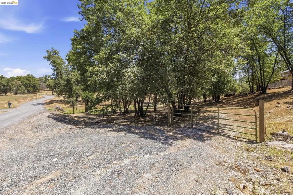 18223 Hershey Rd, Sonora, CA 95370