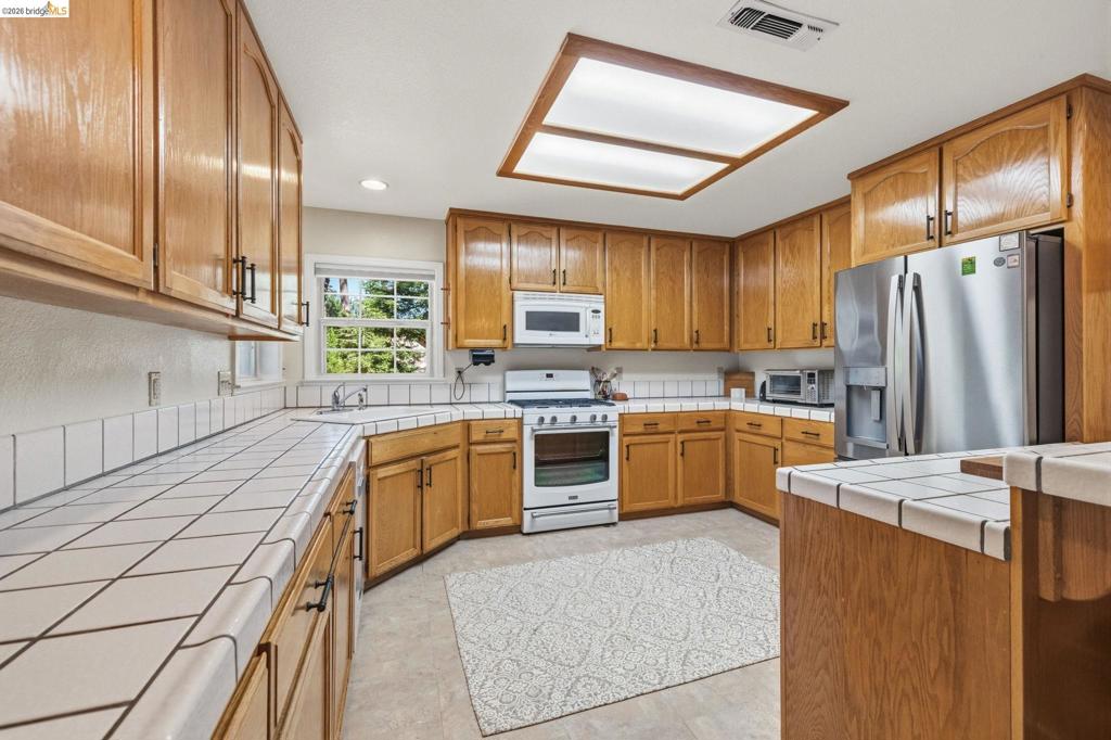 19015 Apple Valley Dr, Sonora, CA 95370