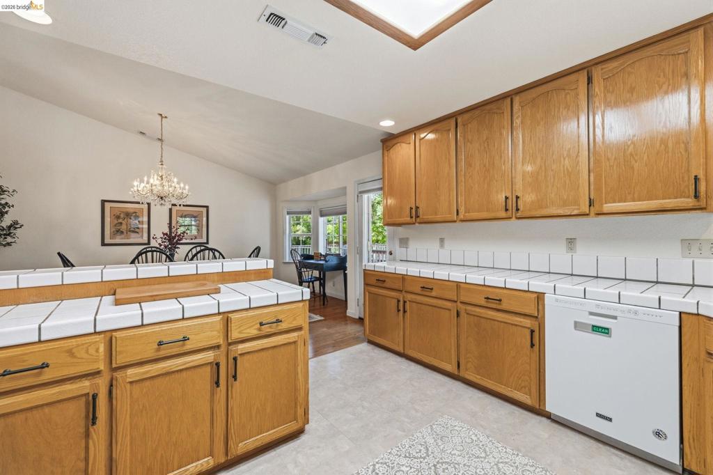 19015 Apple Valley Dr, Sonora, CA 95370