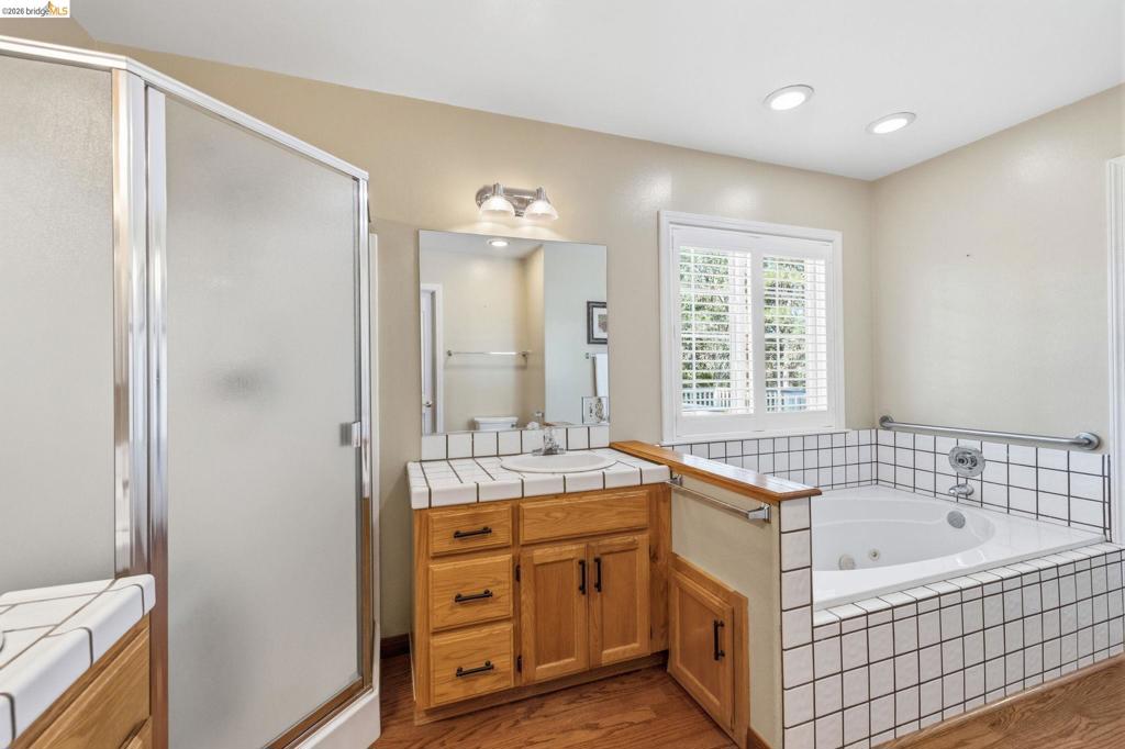 19015 Apple Valley Dr, Sonora, CA 95370