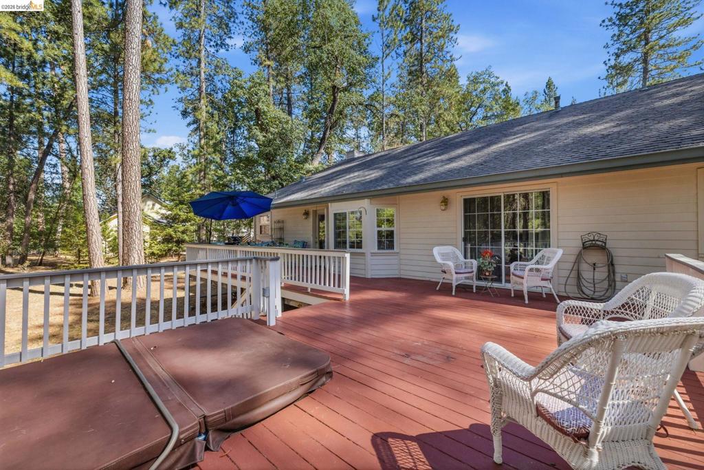 19015 Apple Valley Dr, Sonora, CA 95370