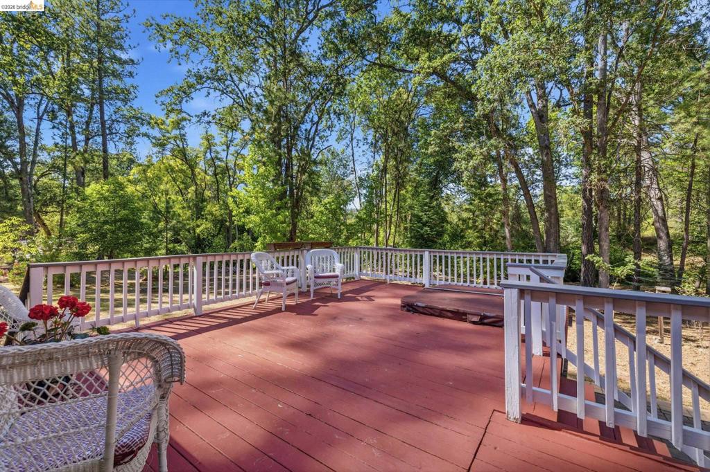 19015 Apple Valley Dr, Sonora, CA 95370