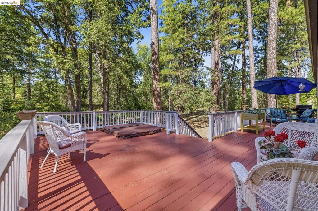 19015 Apple Valley Dr, Sonora, CA 95370