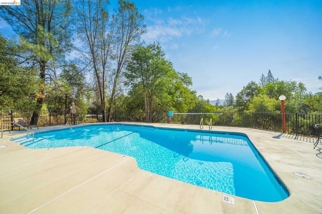 19015 Apple Valley Dr, Sonora, CA 95370