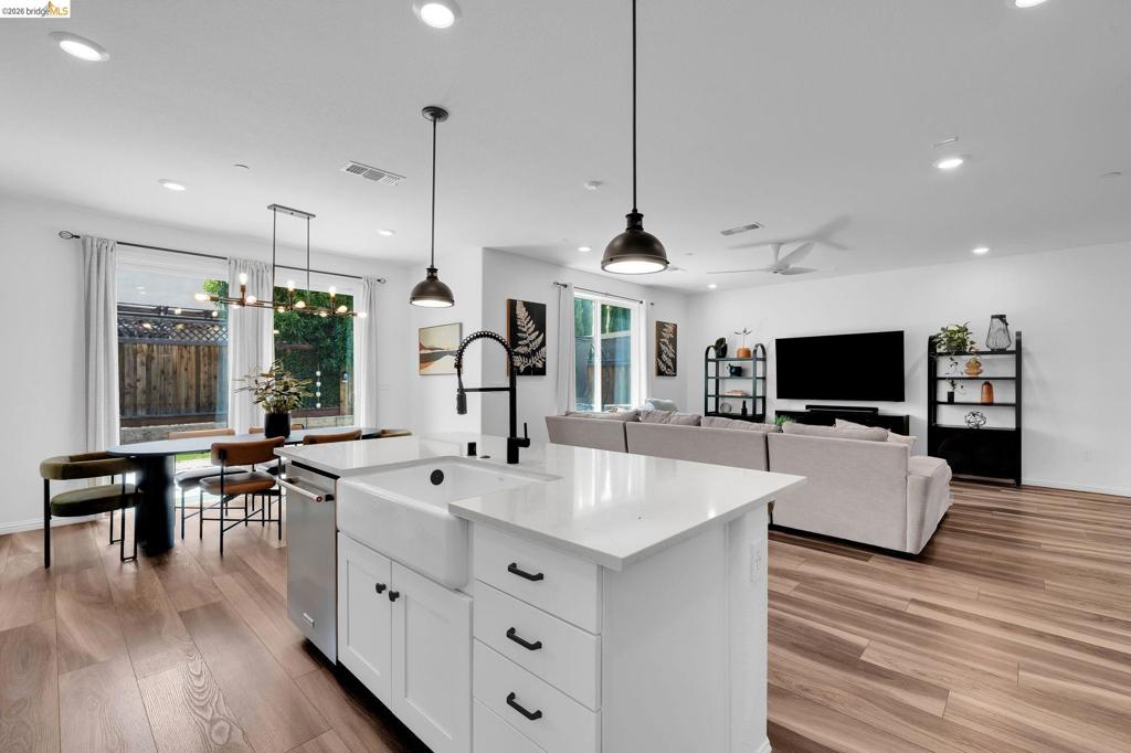 184 Scott Creek Way, Brentwood (CC), CA 94513