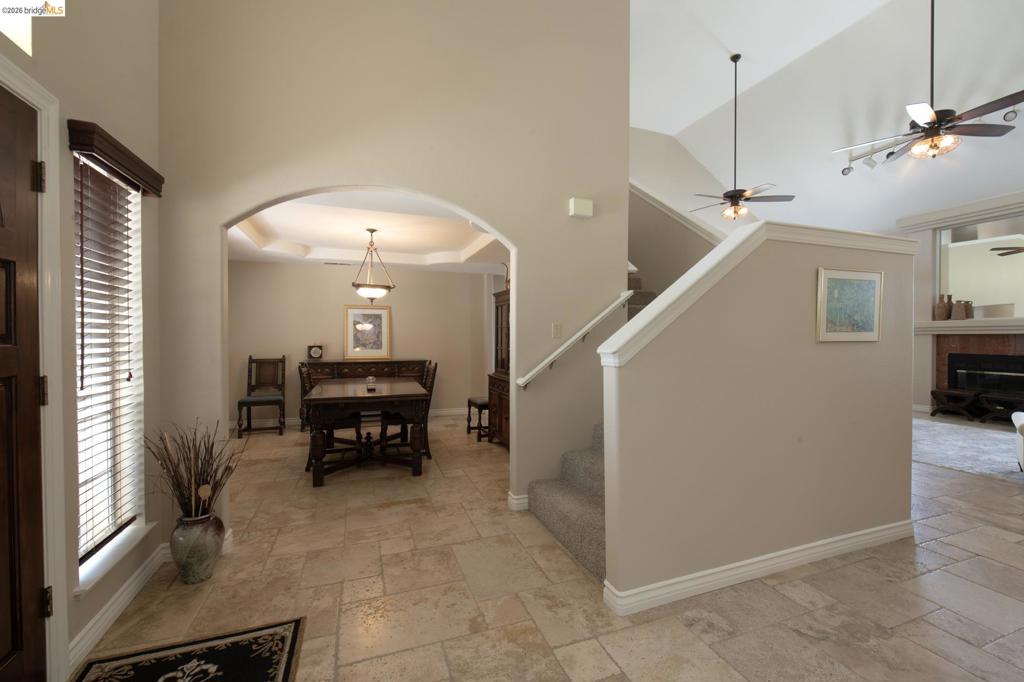 5232 Horseshoe Bend Ave, Clovis, CA 93619