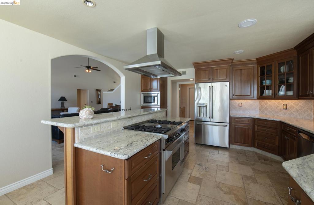 5232 Horseshoe Bend Ave, Clovis, CA 93619