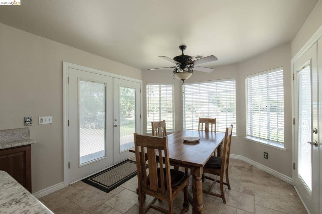 5232 Horseshoe Bend Ave, Clovis, CA 93619