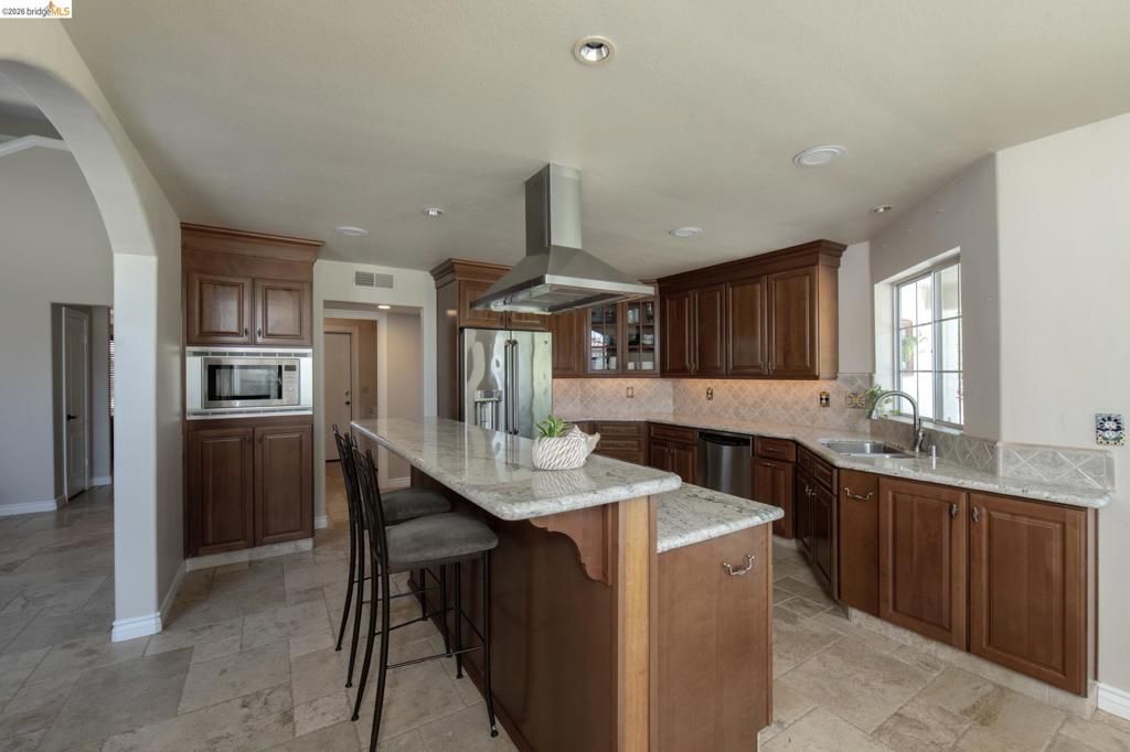 5232 Horseshoe Bend Ave, Clovis, CA 93619