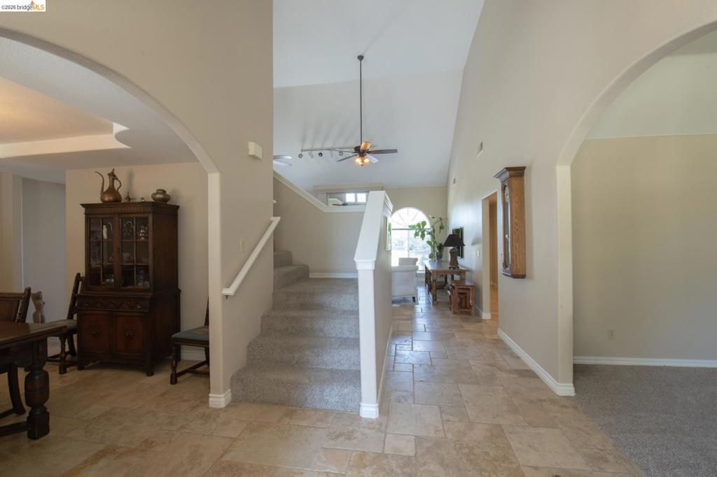 5232 Horseshoe Bend Ave, Clovis, CA 93619