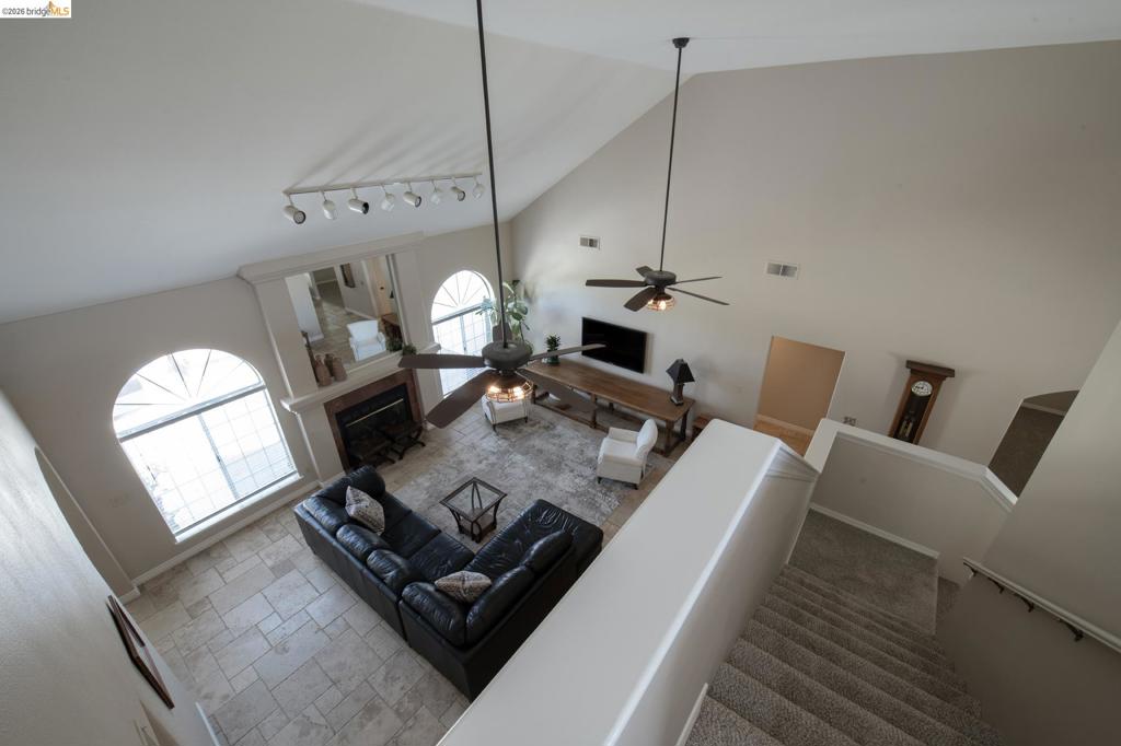 5232 Horseshoe Bend Ave, Clovis, CA 93619
