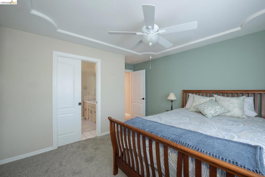 5232 Horseshoe Bend Ave, Clovis, CA 93619