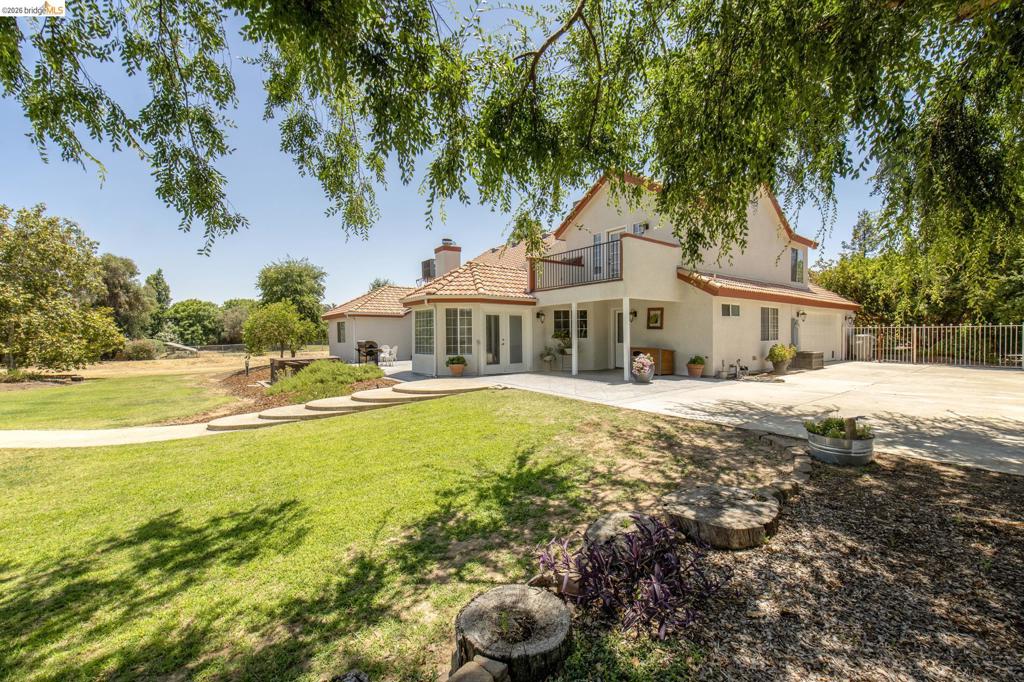 5232 Horseshoe Bend Ave, Clovis, CA 93619