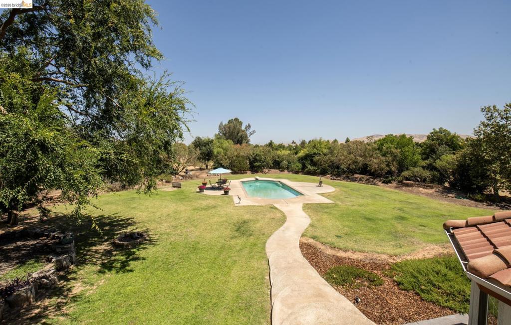 5232 Horseshoe Bend Ave, Clovis, CA 93619