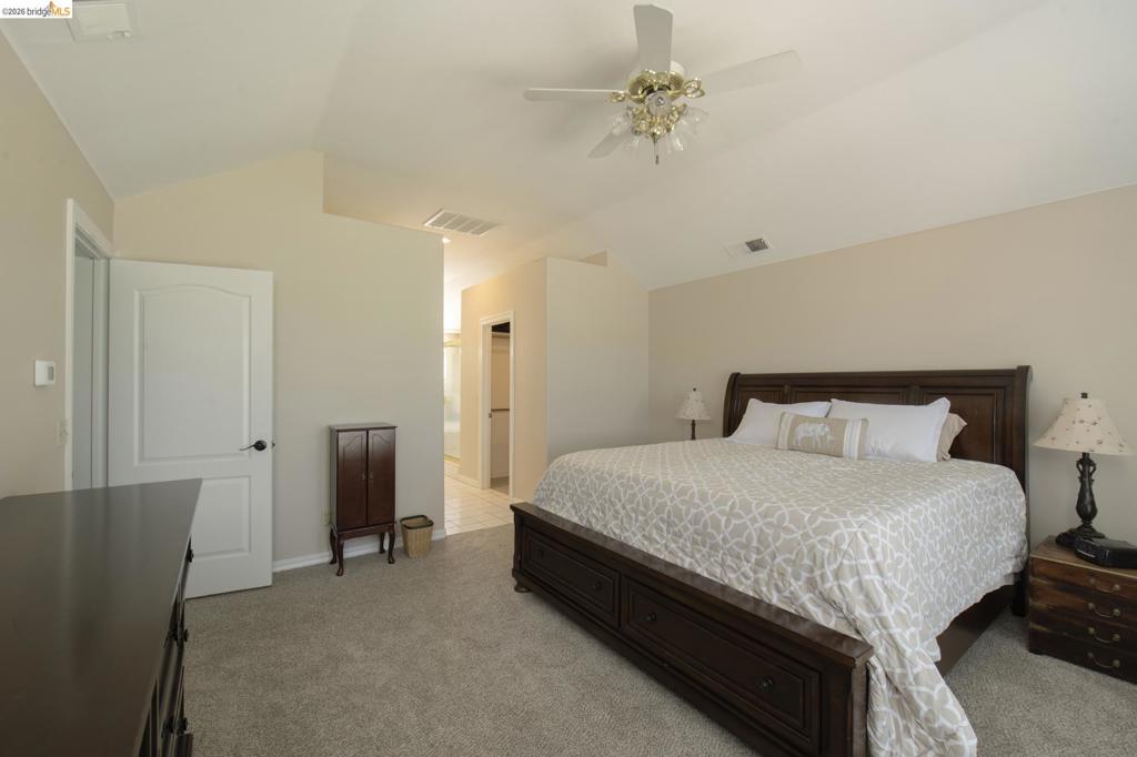 5232 Horseshoe Bend Ave, Clovis, CA 93619