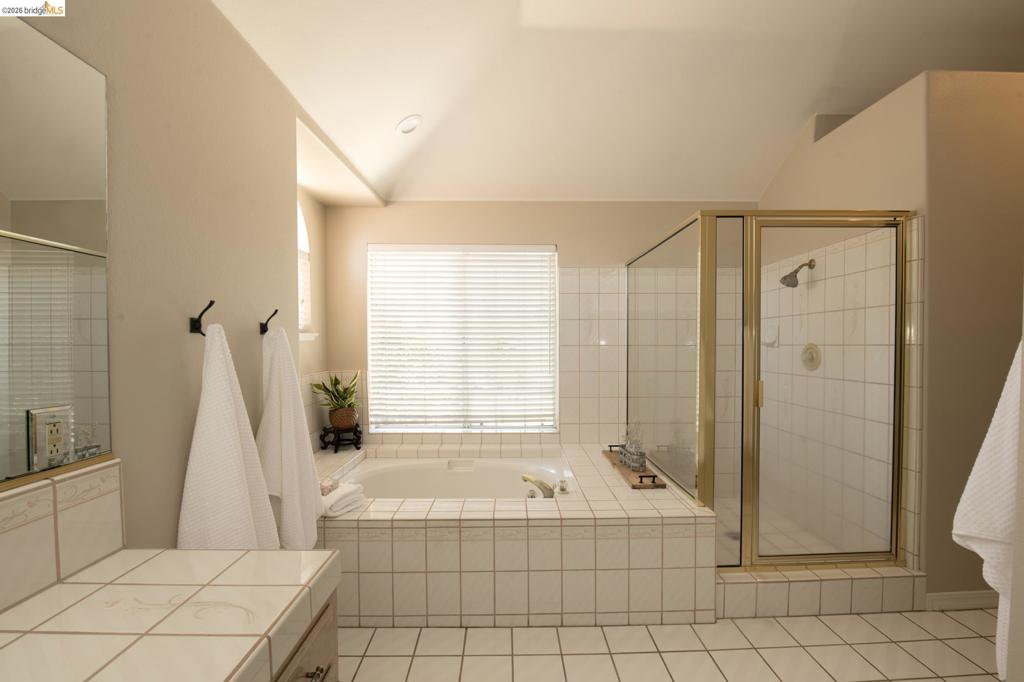 5232 Horseshoe Bend Ave, Clovis, CA 93619
