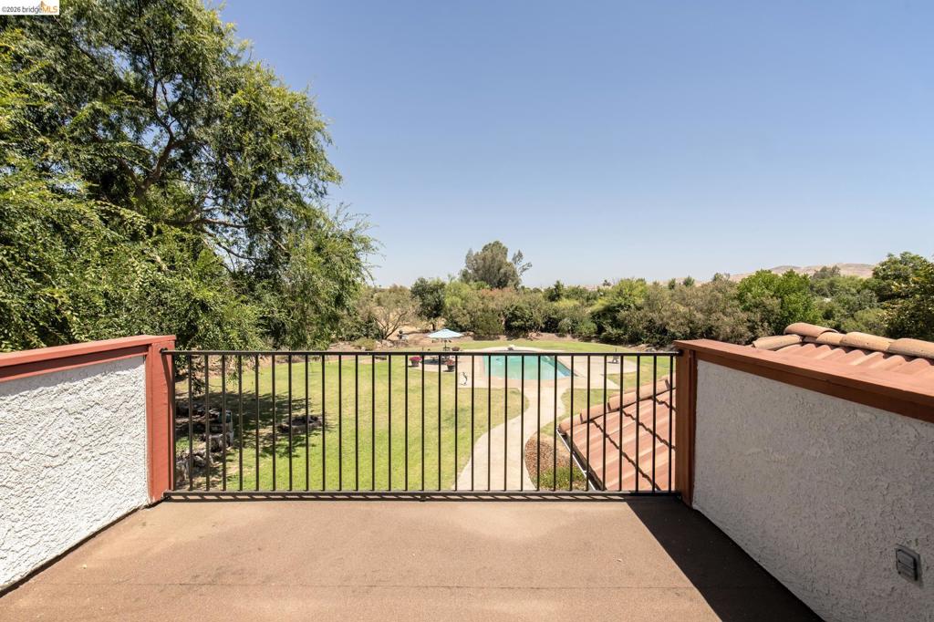 5232 Horseshoe Bend Ave, Clovis, CA 93619