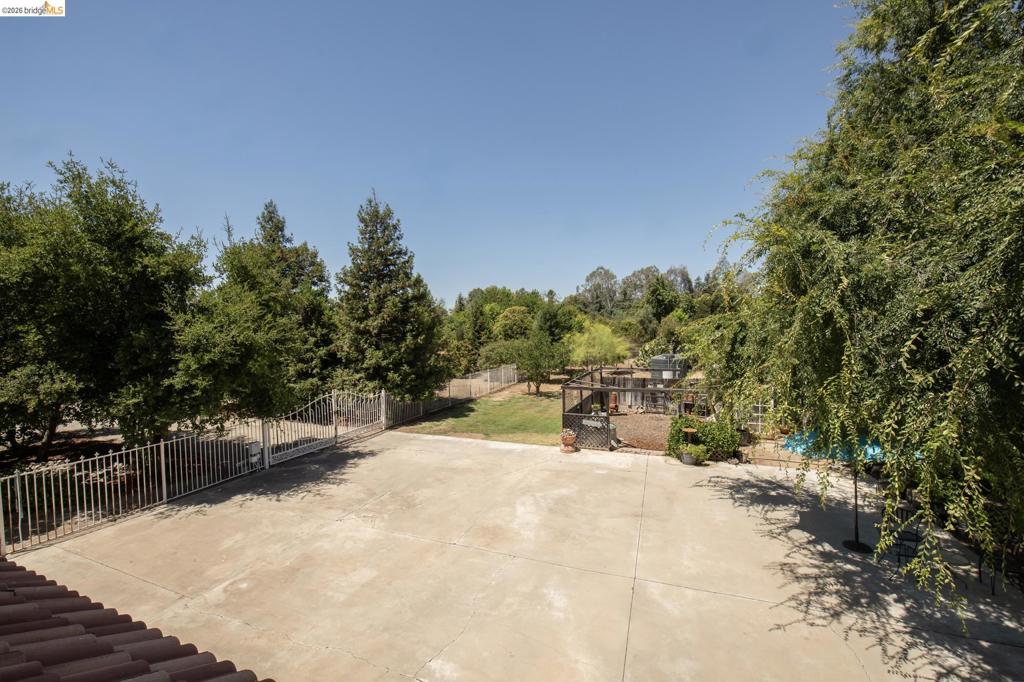 5232 Horseshoe Bend Ave, Clovis, CA 93619