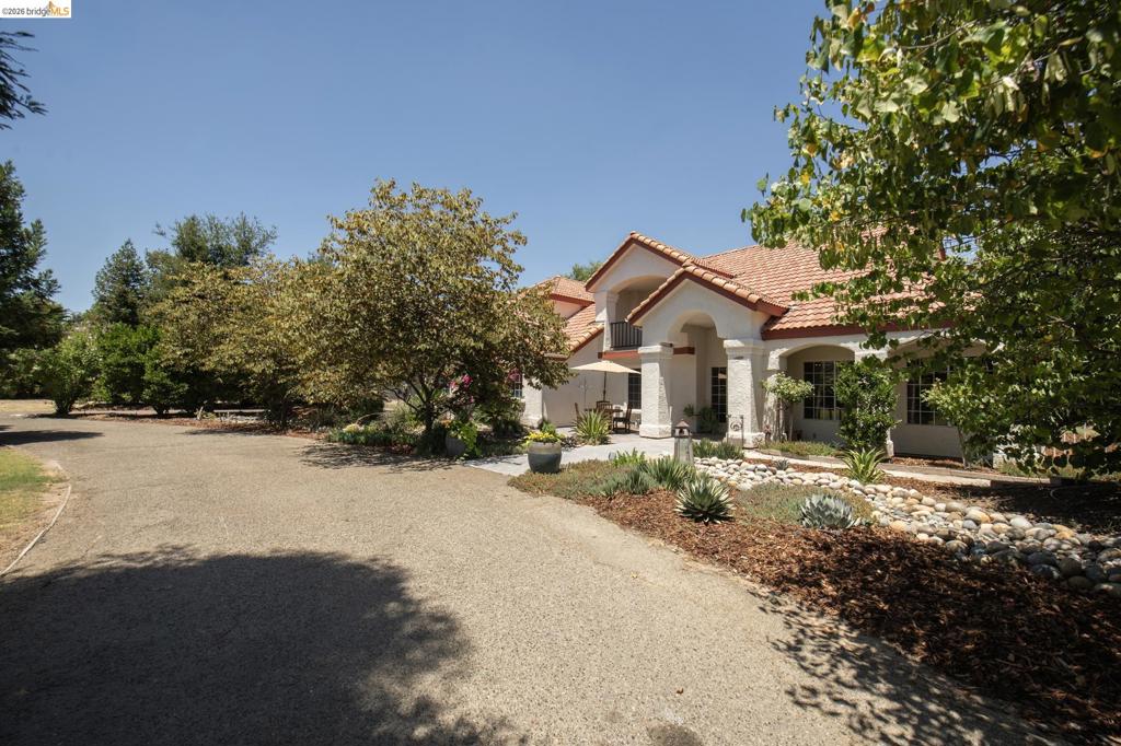 5232 Horseshoe Bend Ave, Clovis, CA 93619