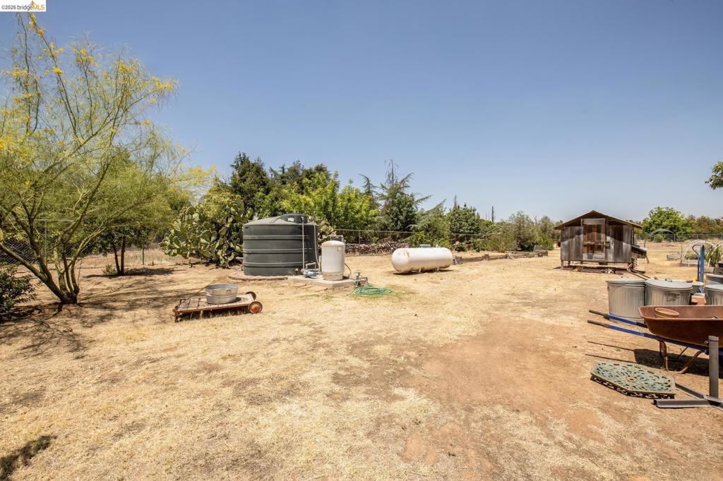 5232 Horseshoe Bend Ave, Clovis, CA 93619