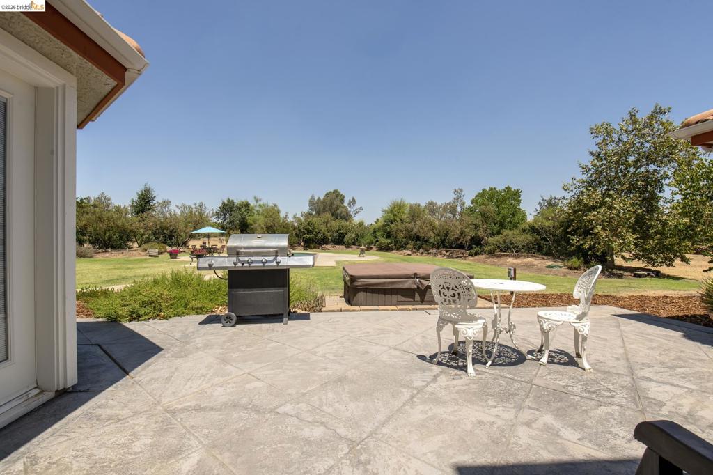 5232 Horseshoe Bend Ave, Clovis, CA 93619