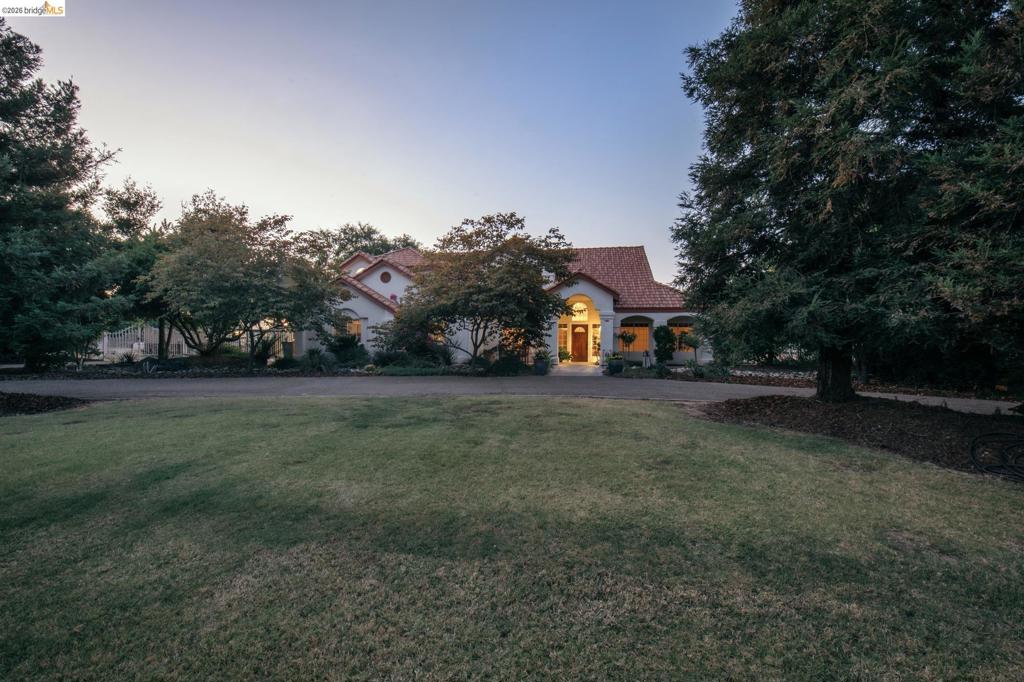 5232 Horseshoe Bend Ave, Clovis, CA 93619