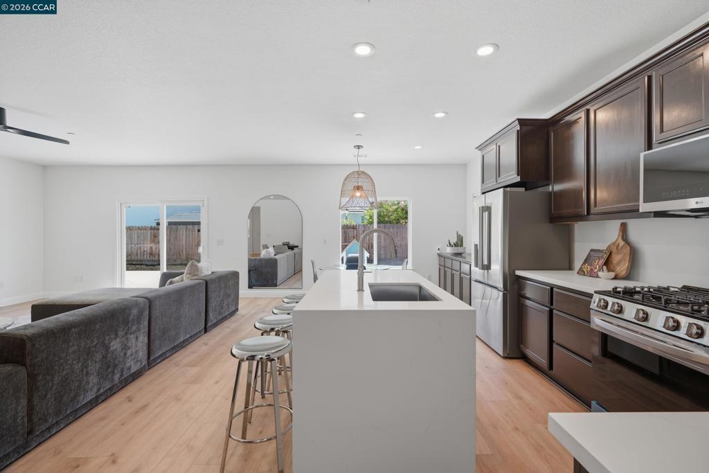 1608 Sephos St, Manteca, CA 95337