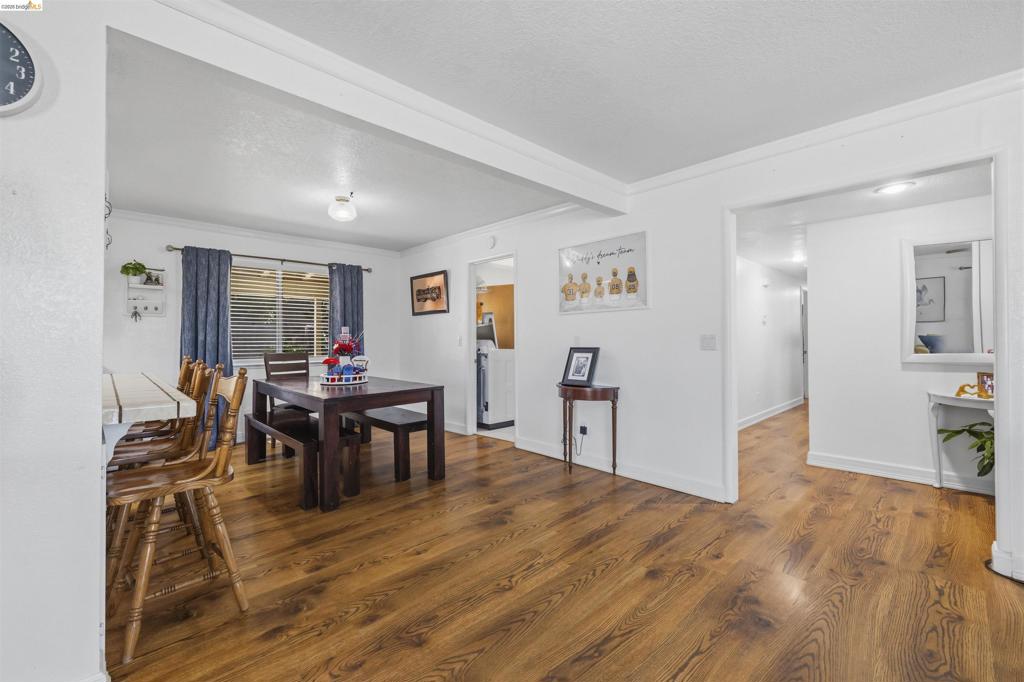 1042 Walnut St, Oakdale, CA 95361