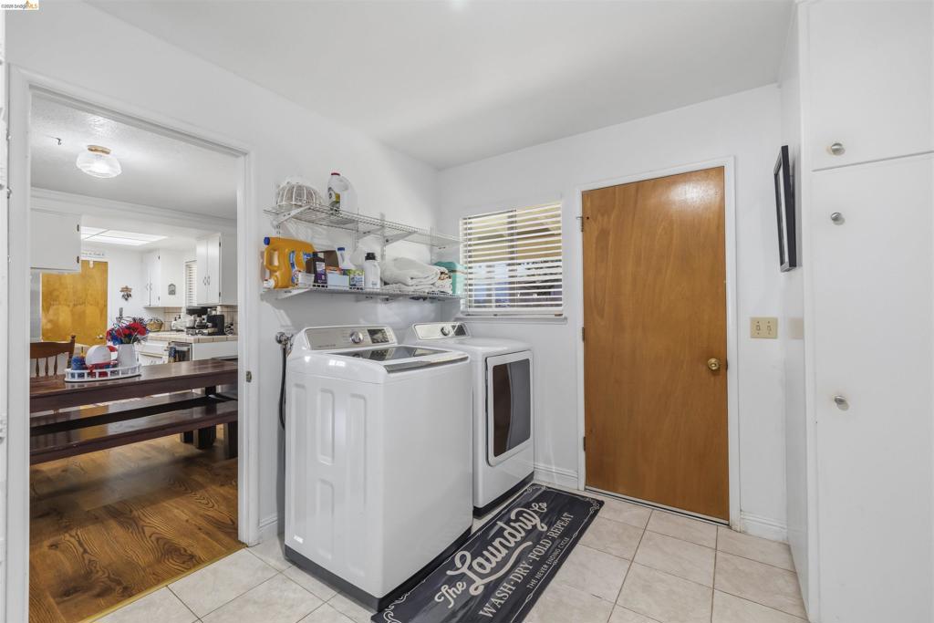 1042 Walnut St, Oakdale, CA 95361
