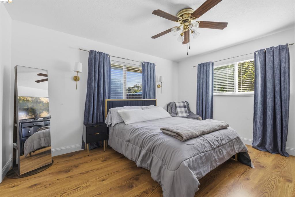 1042 Walnut St, Oakdale, CA 95361