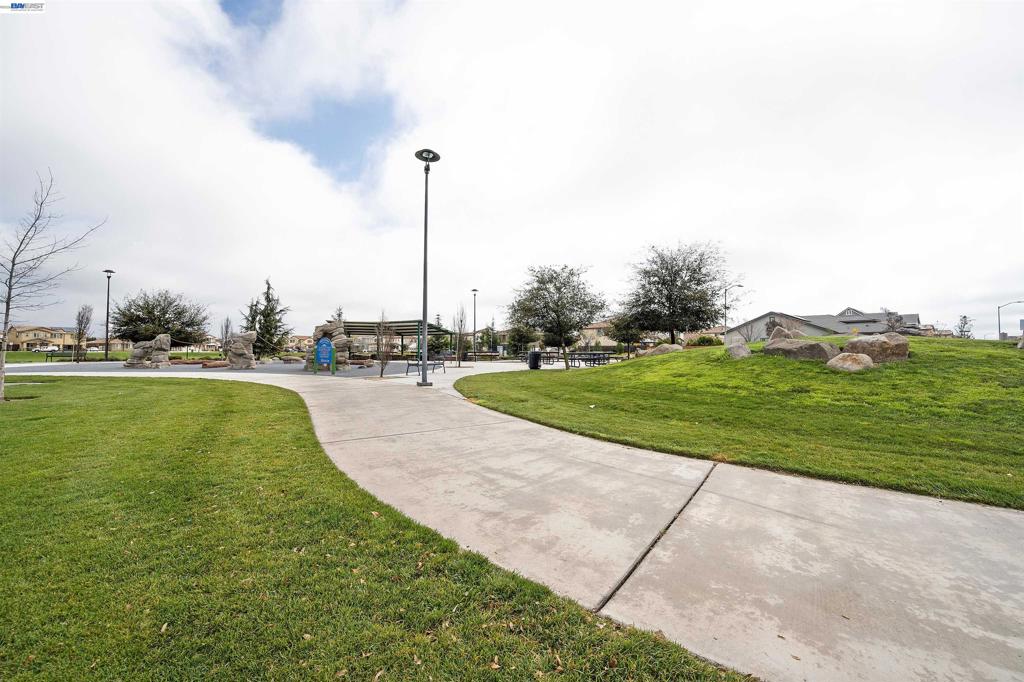 1589 Friendly, Manteca, CA 95337